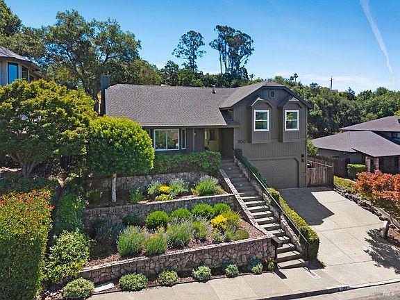2nd image of 1100 Sunnyside Drive