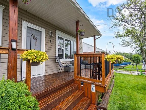 2nd image of 4 Elmdale Cres