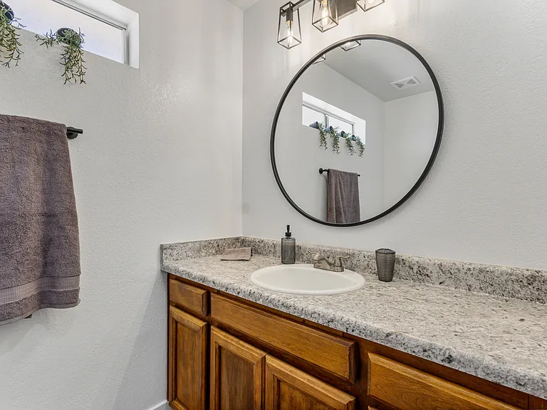 1502 W Shangri La Rd #2 — Photo 32
