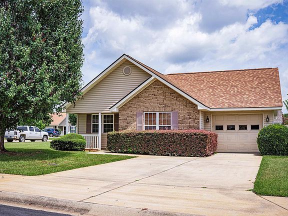 3rd image of 204 Deerfield Cir