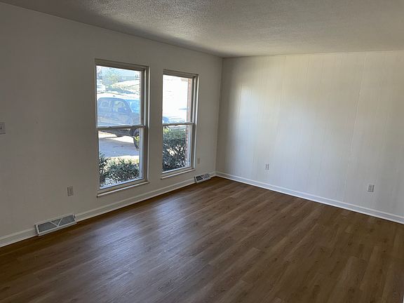 2nd image of 1817 Margaret St