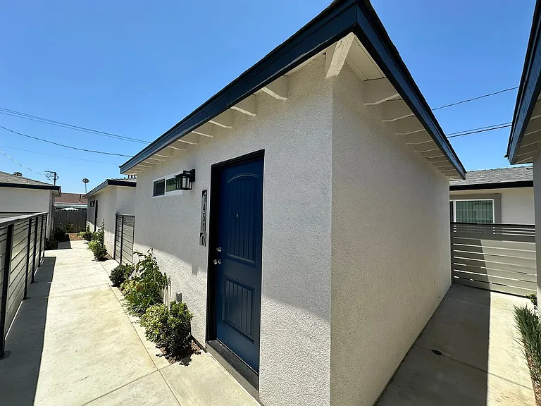 1451 W Almond Ave #D — Photo 9