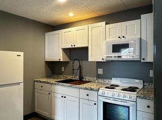 6 Main St #6E, Newport, NH 03773
