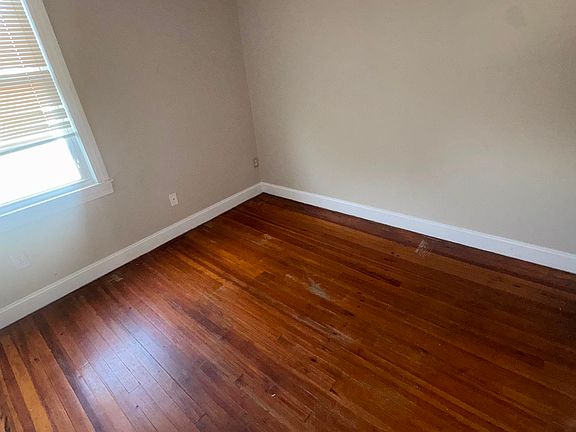 4th image of 102 Lindley St #1