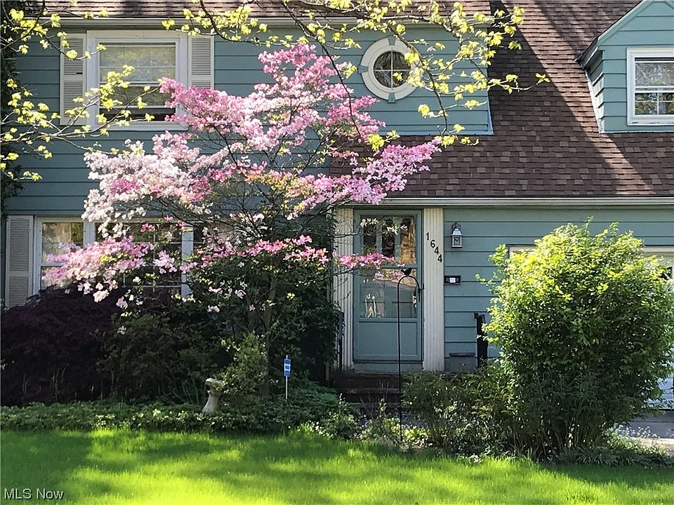2nd image of 1644 Crest Rd