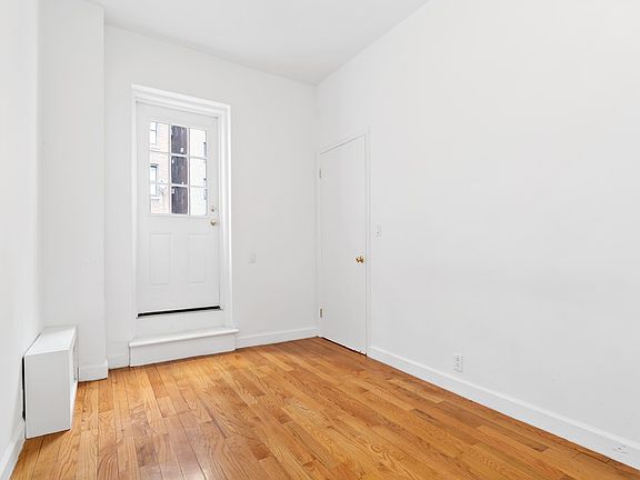 5th image of 125 E 39th St APT 4R