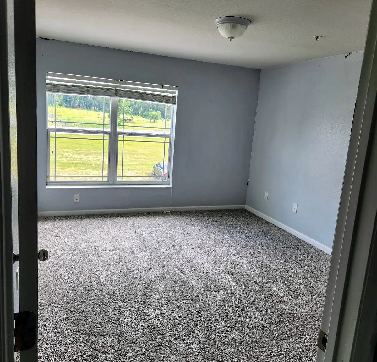2 bed, 1800 sqft, $1,800 — Photo 3