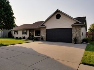 1102 W Ann St, Kaukauna, WI 54130