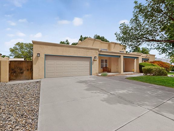 3rd image of 2308 Calle De Real NW