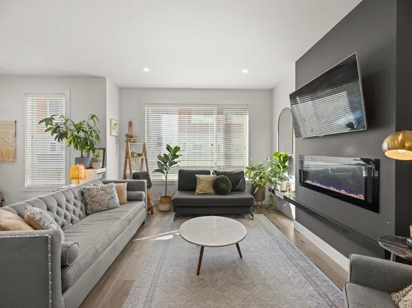 27640 Lantern Ave #10, Abbotsford, BC V4X 0C3