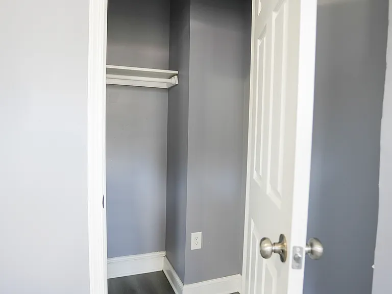 1321 W Lafayette Ave — Photo 12