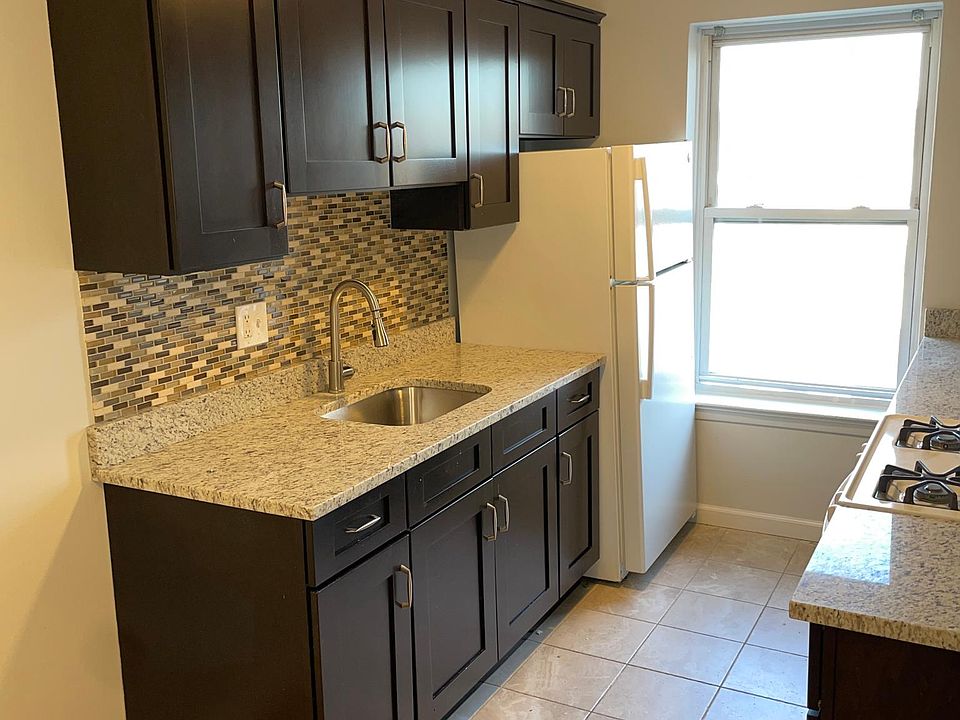 1st image of 169 Franklin St #13