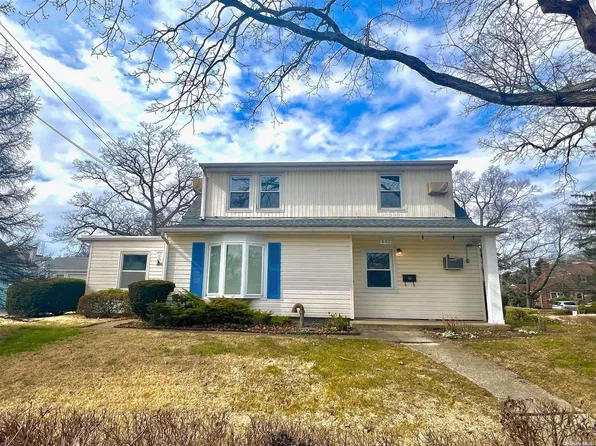 662 Park Avenue, West Hempstead, NY 11552