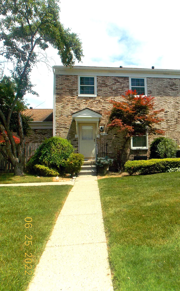 23524 N Rockledge photo 1