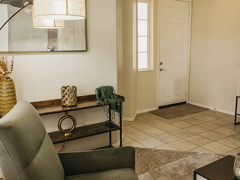 1634 Ivy Ct — Photo 12