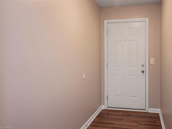 3rd image of 812 Ashebrook Dr