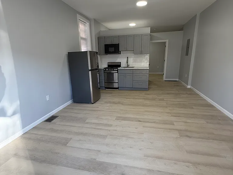 2603 Edgmont Ave #1F — Photo 2