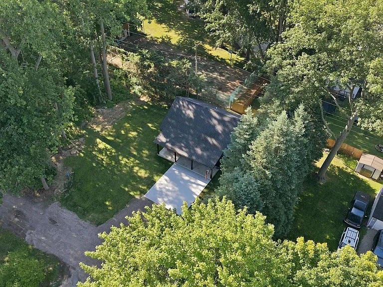 3117 Maplewood Dr — Photo 5