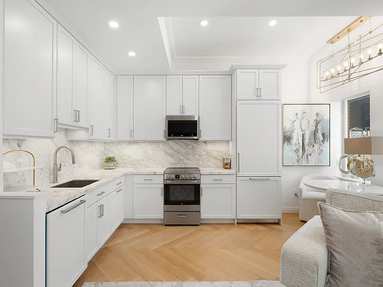 160 Central Park S #1817 — Photo 3