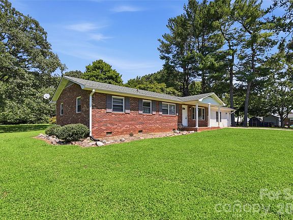 4th image of 2819 Randolph Rd