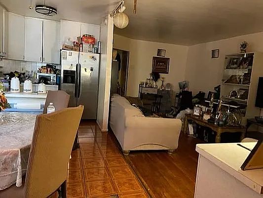 3rd image of 1462 E 100th St