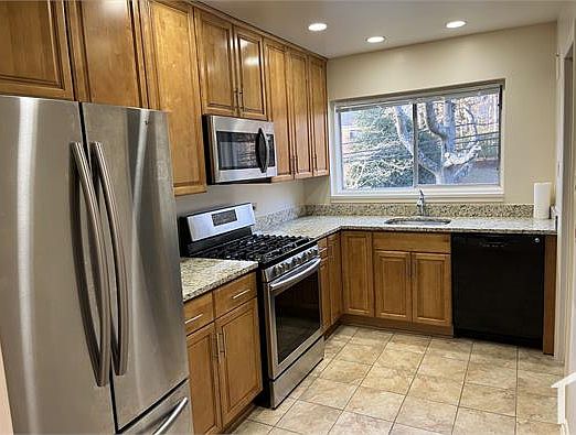 4th image of 10643 Weymouth St APT 201
