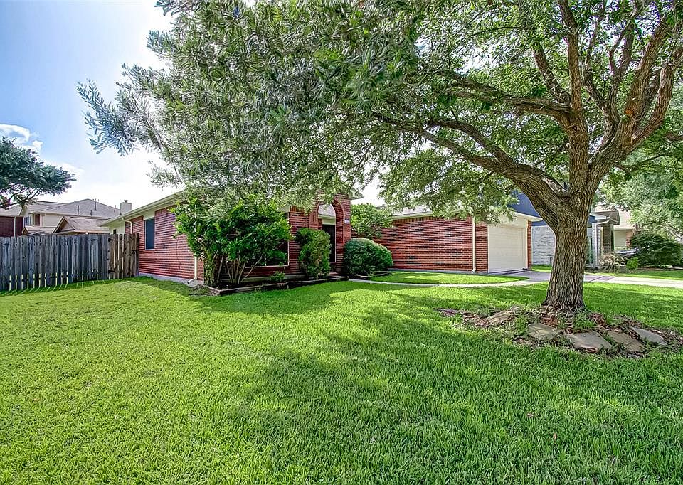 1st image of 18011 Hobby Forest Ln