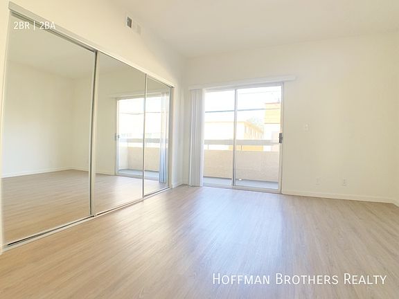 4th image of 11917 Culver Blvd #301