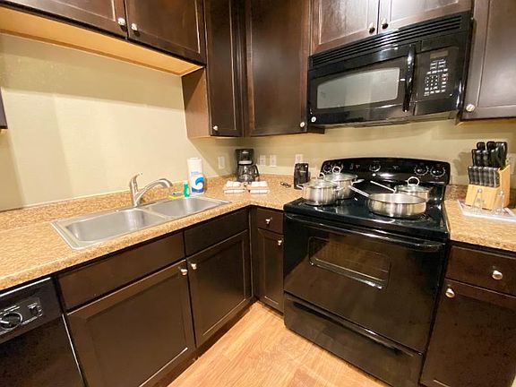 5th image of 1950 Sweetbroom Cir