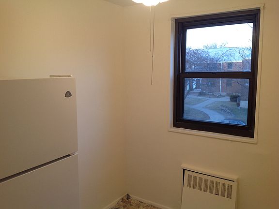 4th image of 16386 17th Ave