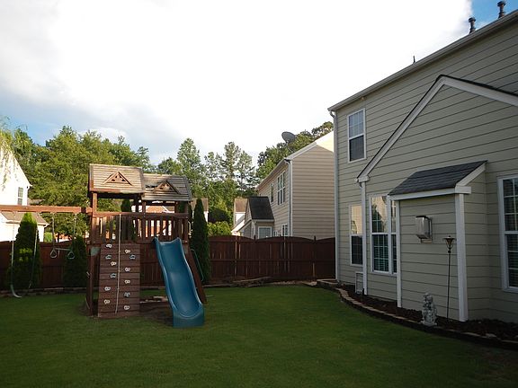 5th image of 834 One World Dr