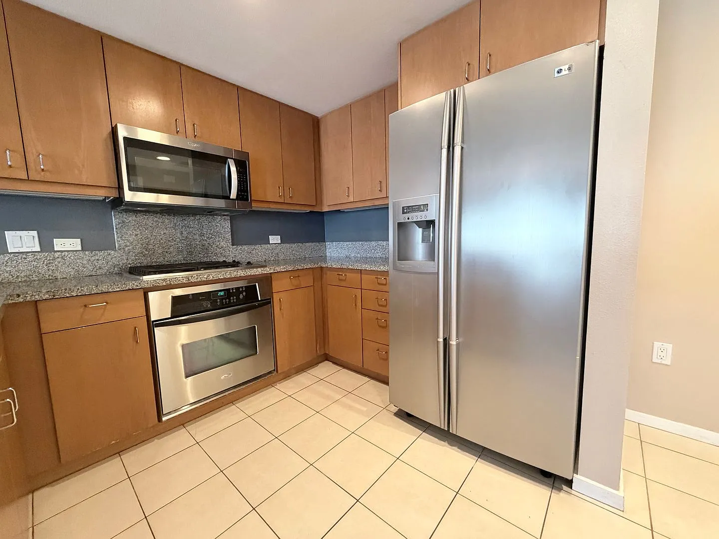 Modern 2-Bedroom Condo in the Heart of Downtown San Diego — Photo 2