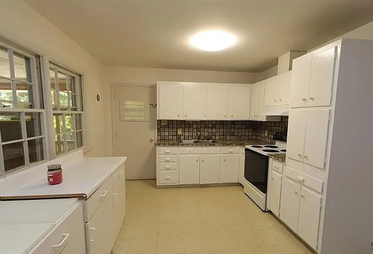 6212 Sandy Forks Rd — Photo 3