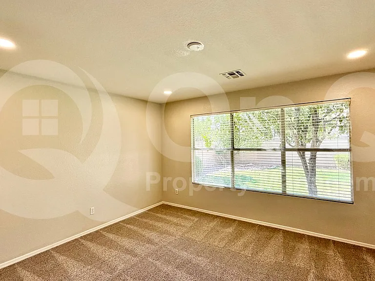1481 E Cheyenne St — Photo 19