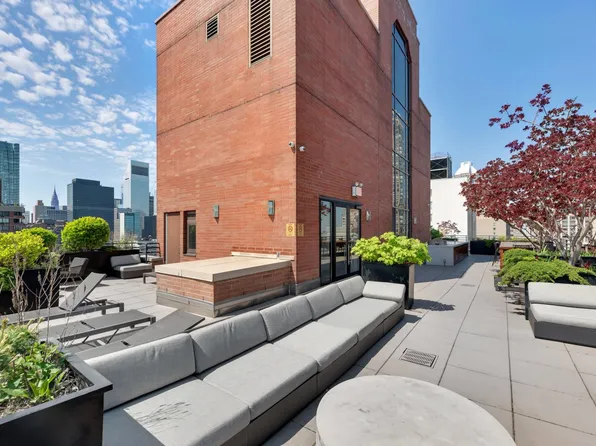 300 East 64th Street image 7 of 13