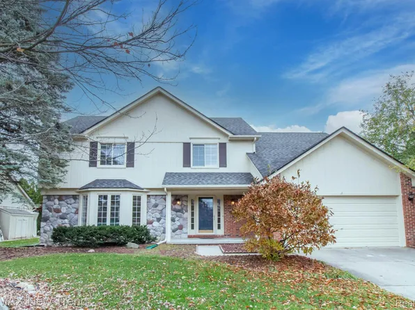 24284 Bramblewood Dr, Novi, MI 48374