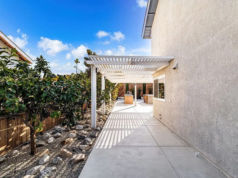 25392 Neptune Dr — Photo 42