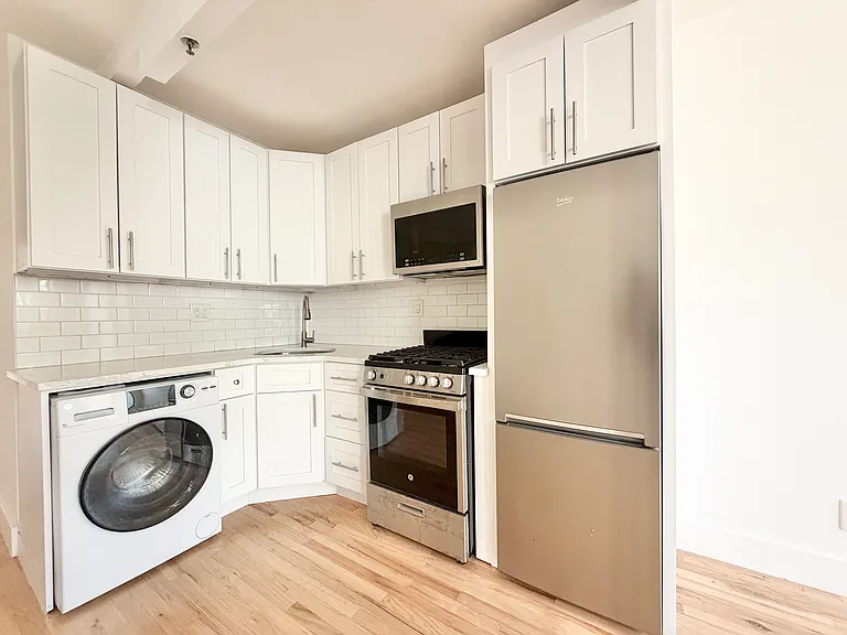 53 Irving Pl #3 — Photo 5