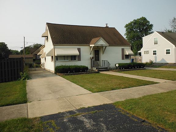 3rd image of 105 Franklin Dr