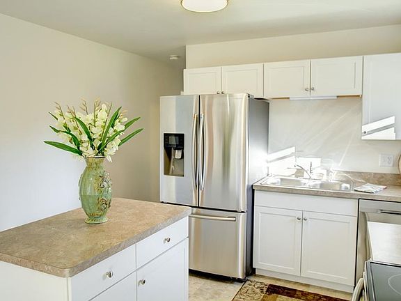 5th image of 5900 Hollyhill Ct