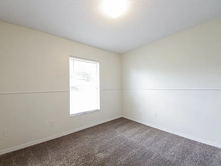 2556 Coachbridge Ct — Photo 12