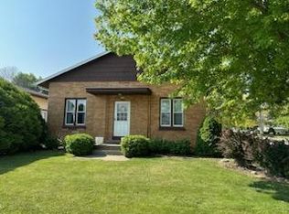 1523 Dewey St, Manitowoc, WI 54220