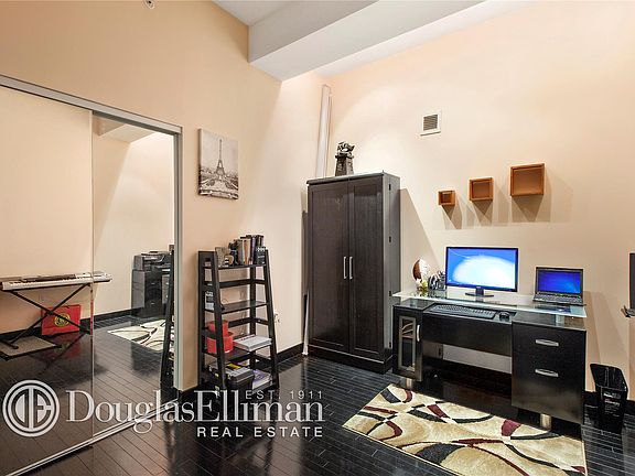 4th image of 18-20 Pine St #1111