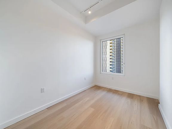 5th image of 931 Carroll St #C1007