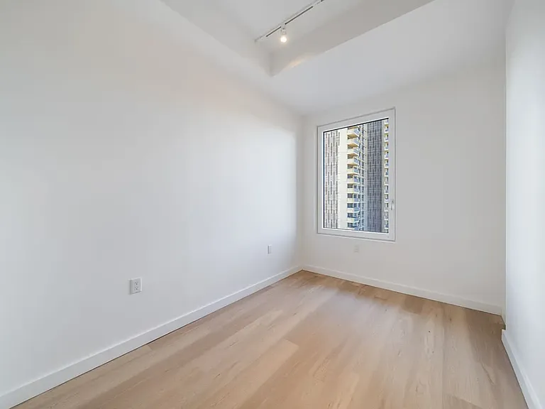 931 Carroll St #1007 — Photo 5