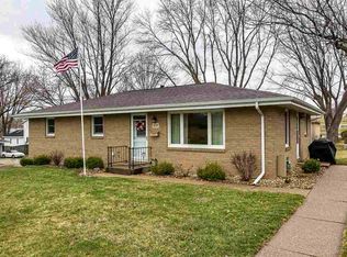 1837 Carter Rd, Dubuque, IA 52001