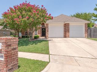 8400 Emerald Cir, North Richland Hills, TX 76180