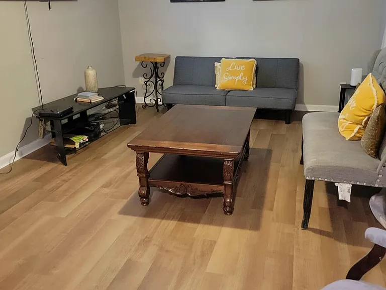 1102 Woods Dr — Photo 10