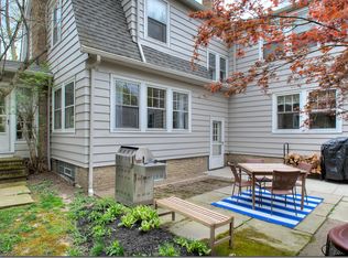 2653 Dartmoor Rd, Cleveland Heights, OH 44118