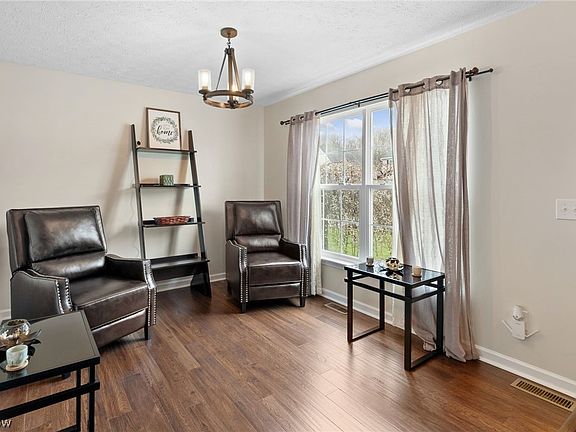 2nd image of 3551 Astor Ln